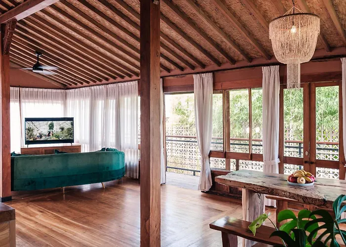 Joglo Adore, 3-br Villa, Private Pool