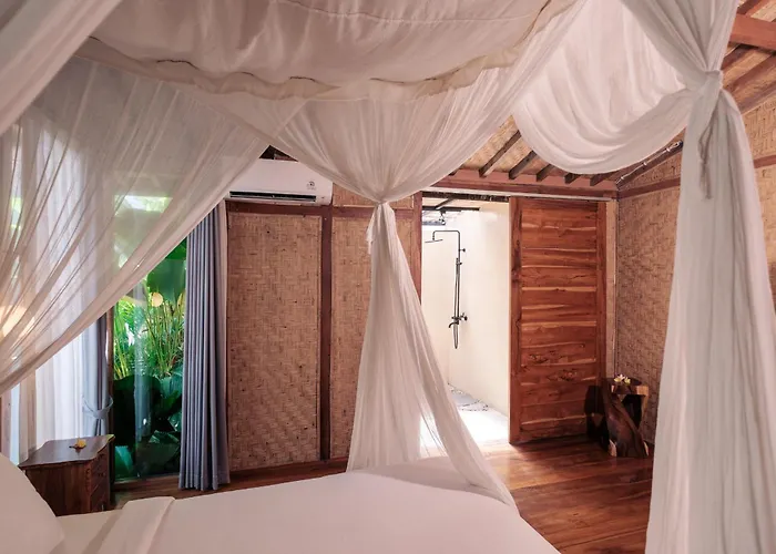 Joglo Adore, 3-br Villa, Private Pool Villa *