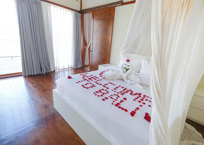 Joglo Adore, 3-br Villa, Private Pool Villa Canggu