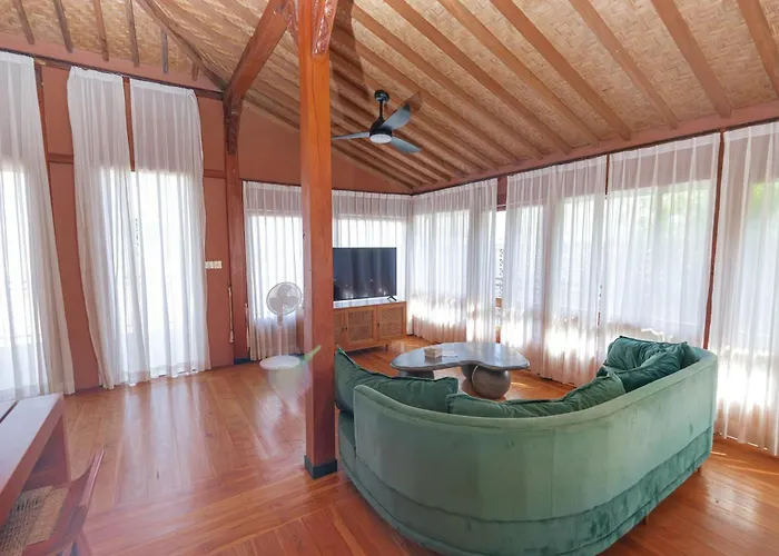 Villa Joglo Adore, 3-br Villa, Private Pool Canggu