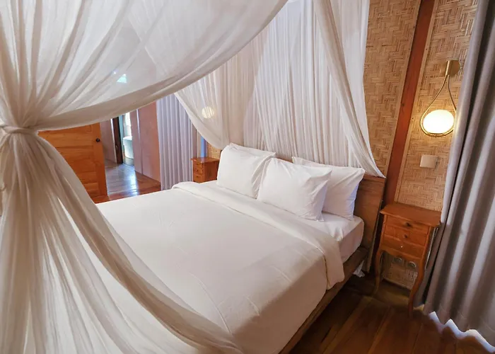 Joglo Adore, 3-br Villa, Private Pool ヴィラ *
