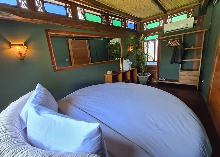 Villa Joglo Adore, 3-br Villa, Private Pool Canggu